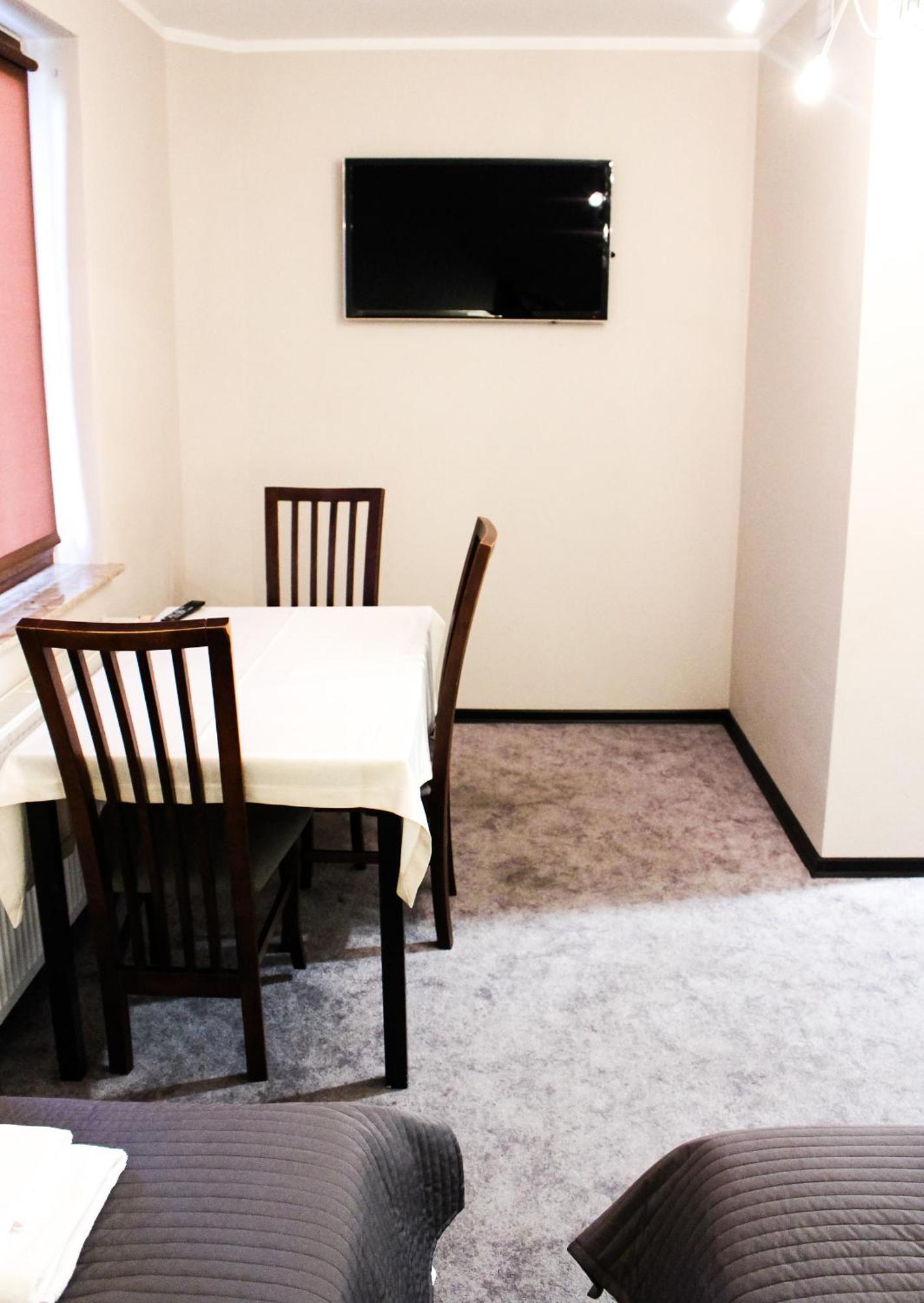 ראדום Hotel Regina מראה חיצוני תמונה